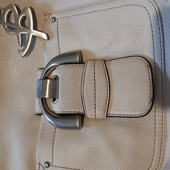 Crossbody - Picture 4 of 4